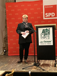 Stefanie Kirchner unterwegs im Wahlkampf