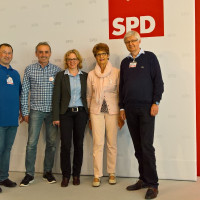 Natascha Kohnen mit den Delegierten des Unterbezirks Eichstätt und Bundestagskandidat Dr. Werner Widuckel